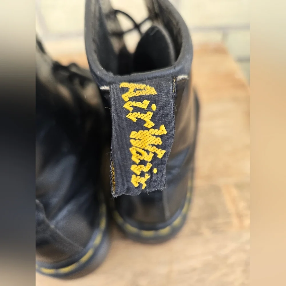 Vintage Made in England Dr. Martens - Picture 5 of 12